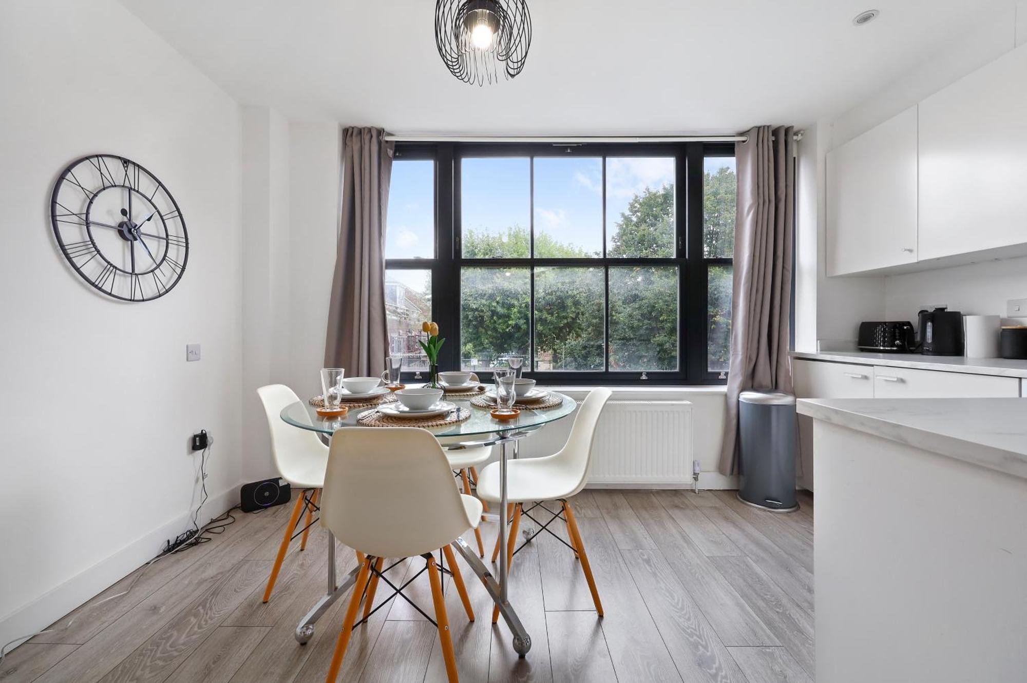 Bright Cosy Greenwich - 3 Bedroom 5 Beds - Free Parking *